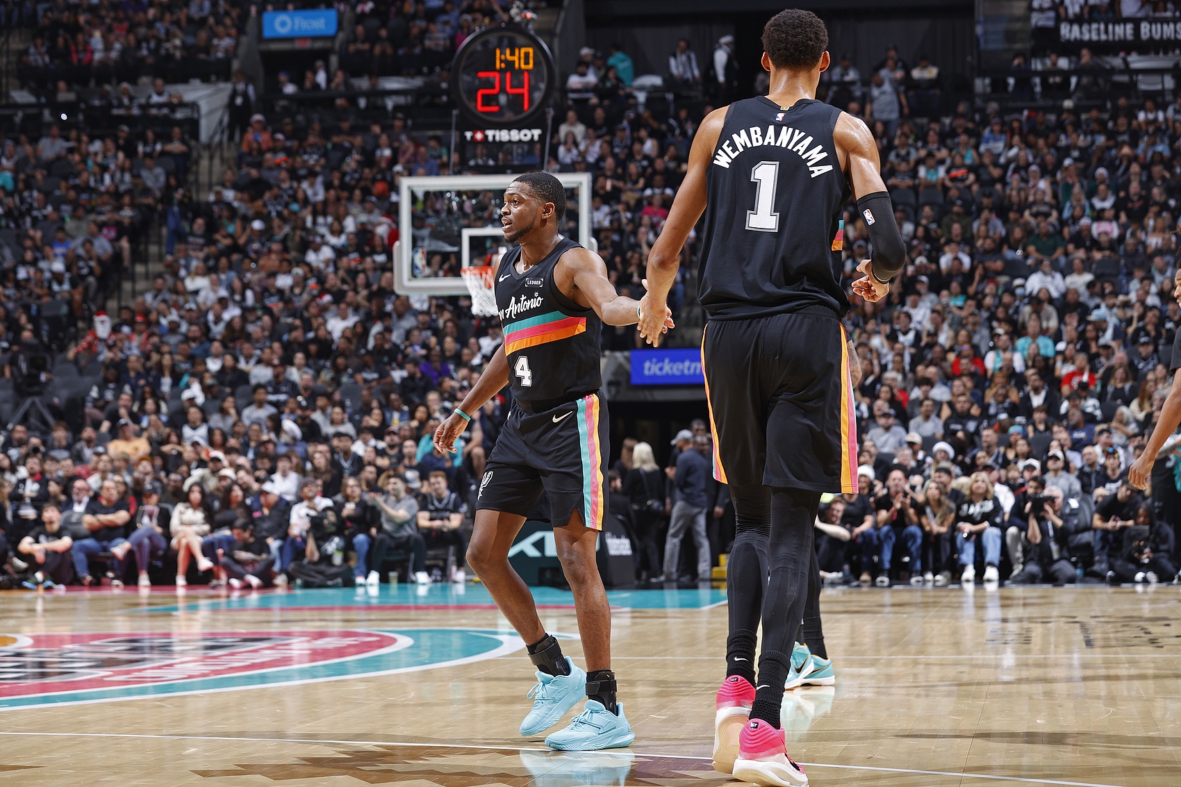 彩客网 官网-NBA彩经:活塞击沉快船 马刺力克绿军 骑士擒下森林狼