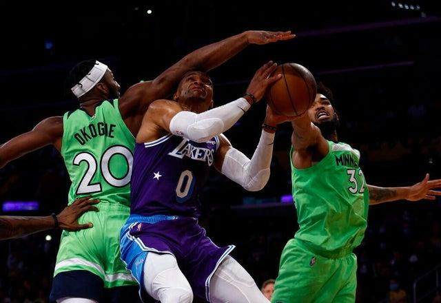 彩客网官网电脑版-第三节累计净负多达86分，浓眉怒斥全队打得太烂