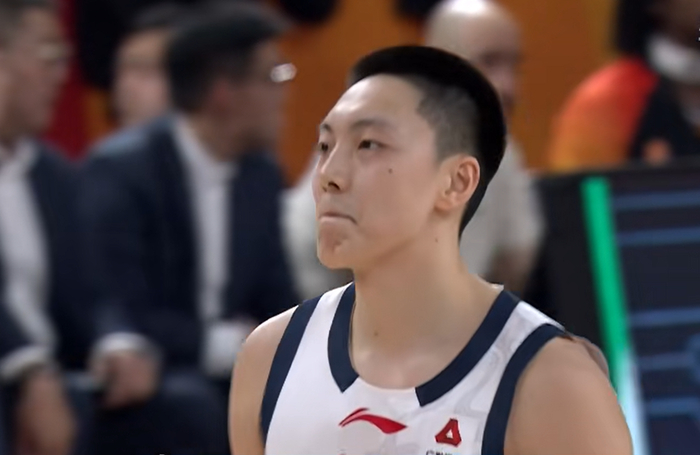 彩客网官网-胡明轩做出1个重要的决定，球迷很开心！|广东队|广东男篮|山东男篮|青岛队|球票_新浪体育_新浪新闻