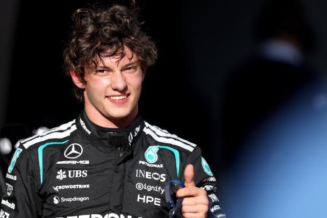 彩客网官网-F1中国站安东内利创最年轻杆位纪录 梅奔包揽头排